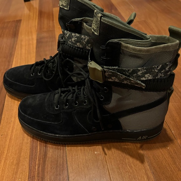 Sz 14-Nike SF-AF1 High Camo Black Olive
Excellent condition - Picture 3 of 9